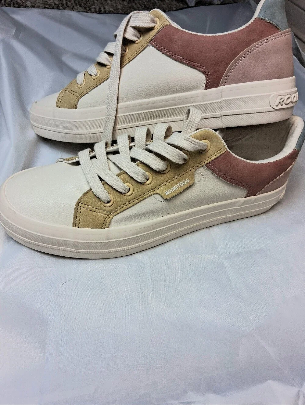 Rocket Dog Women's Cheery Colorblocked Platform Sneakers